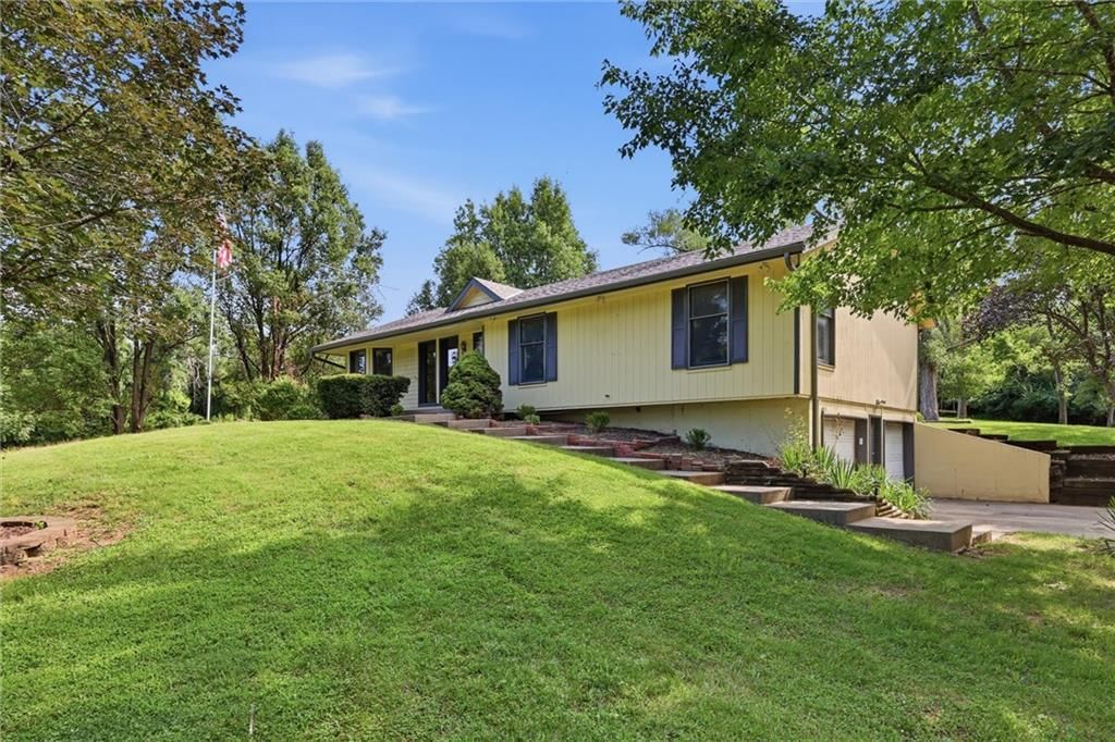 3901 NE Hill Haven Road — photo 3