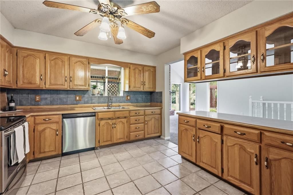 3901 NE Hill Haven Road — photo 13