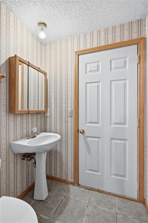 3901 NE Hill Haven Road — photo 38