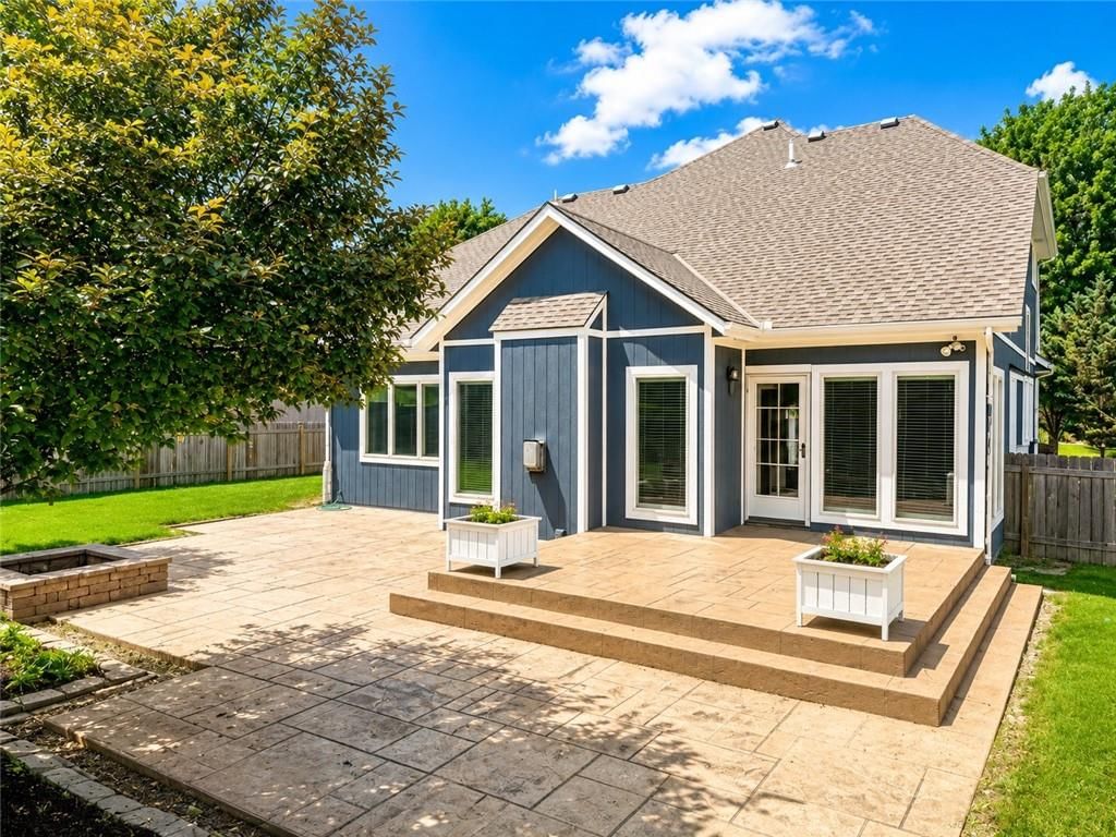 1007 Burr Oak Lane — photo 2