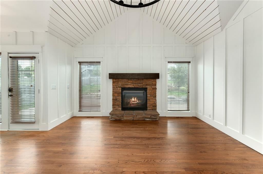 1007 Burr Oak Lane — photo 5