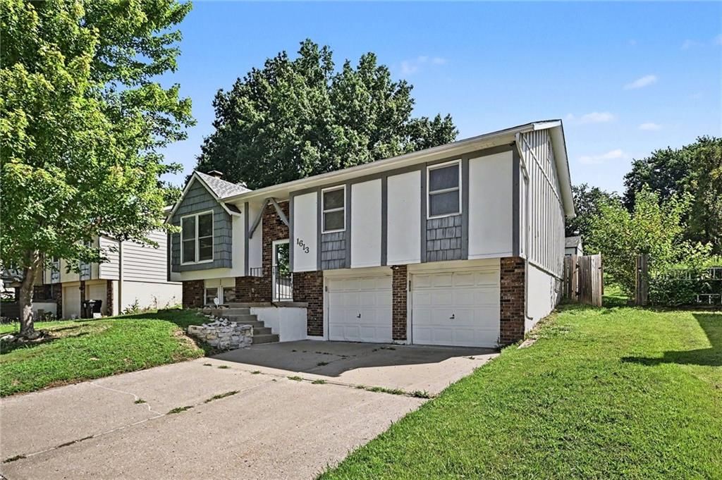 1613 N Glen Ellyn Street — photo 2