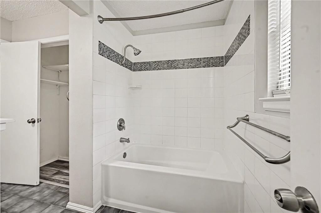 1613 N Glen Ellyn Street — photo 12