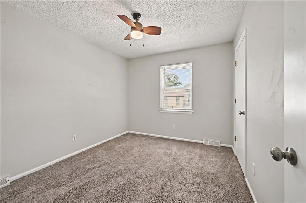 1613 N Glen Ellyn Street — photo 17