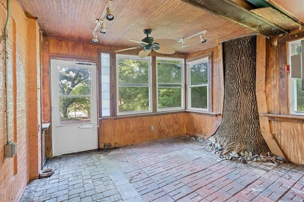8700 Lamar Street — photo 17