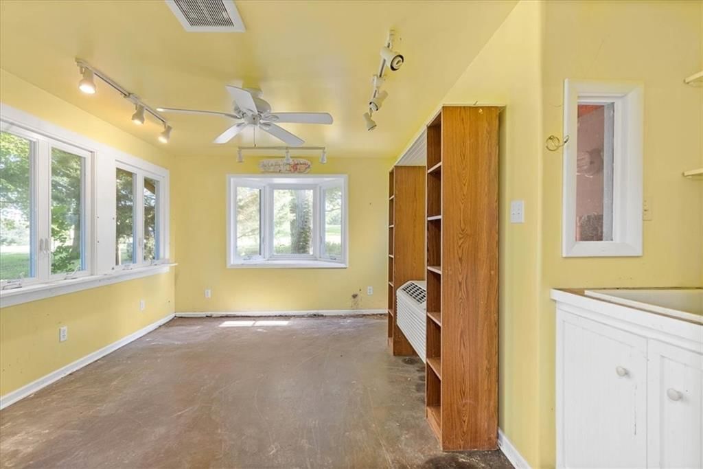 8700 Lamar Street — photo 18