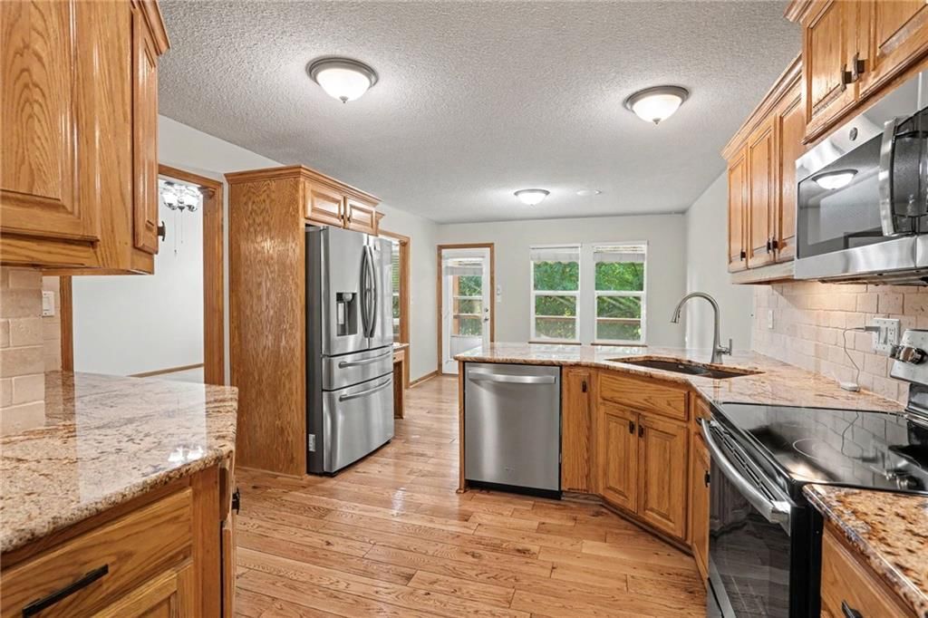 Photo 10 of 21 - 4805 NE 73rd Street, Kansas City, MO 64119