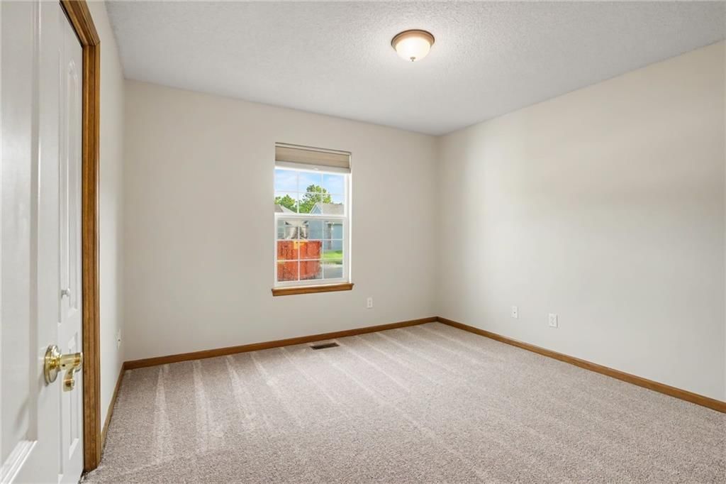 Photo 11 of 21, 4805 NE 73rd Street, Kansas City, MO 64119