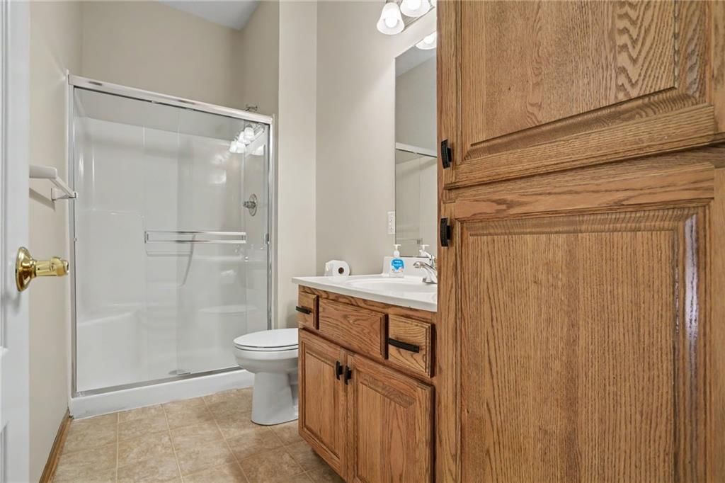 Photo 17 of 21 - 4805 NE 73rd Street, Kansas City, MO 64119