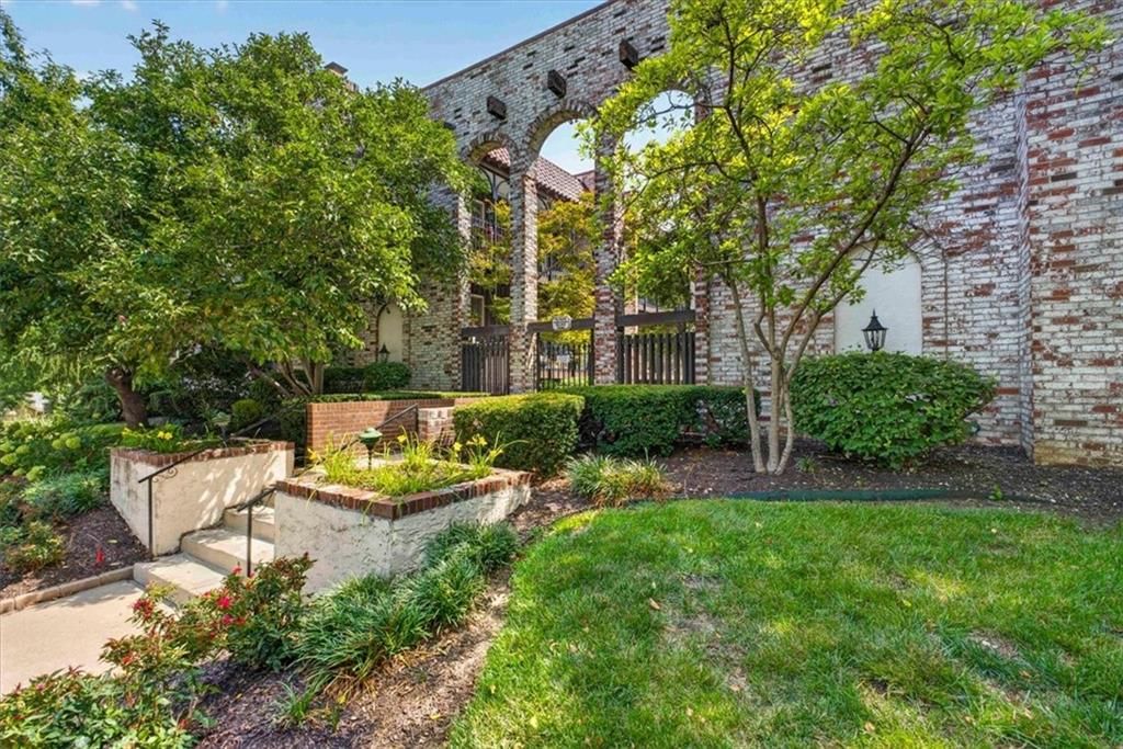 5019 Walnut Street — photo 1