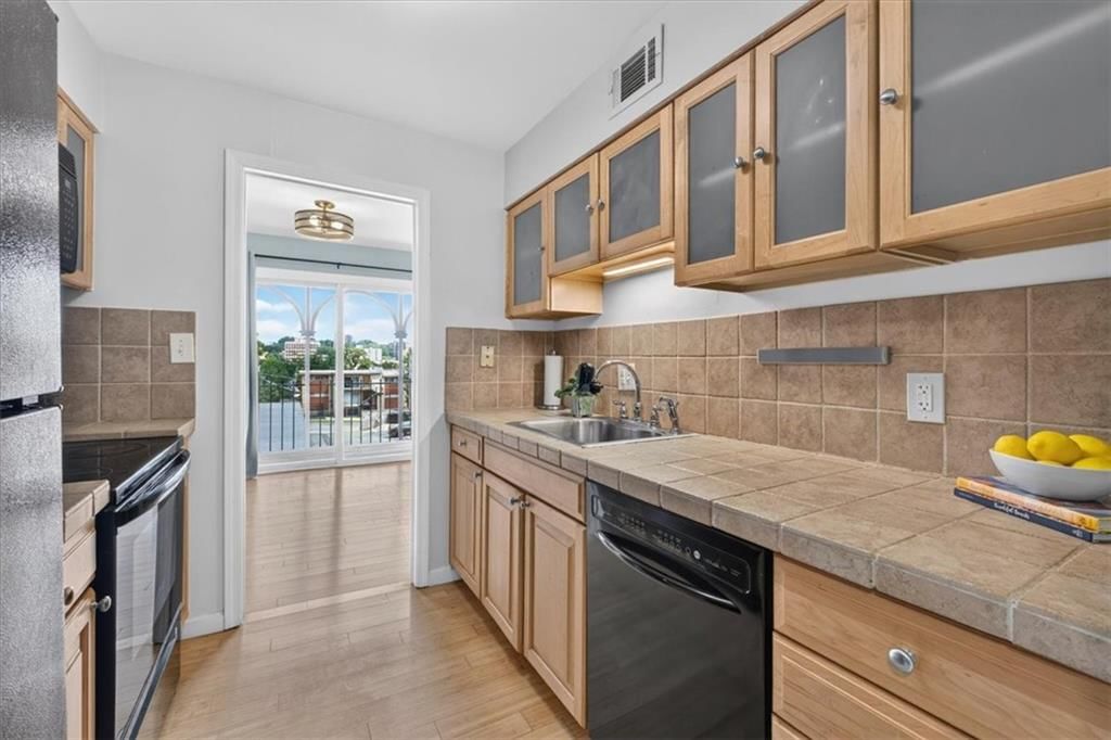 5019 Walnut Street — photo 8