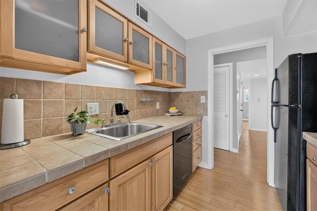 5019 Walnut Street — photo 22