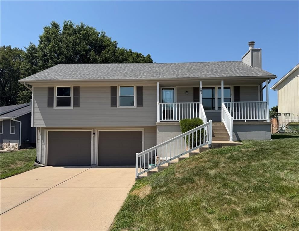 1504 S POLLARD Avenue — photo 1