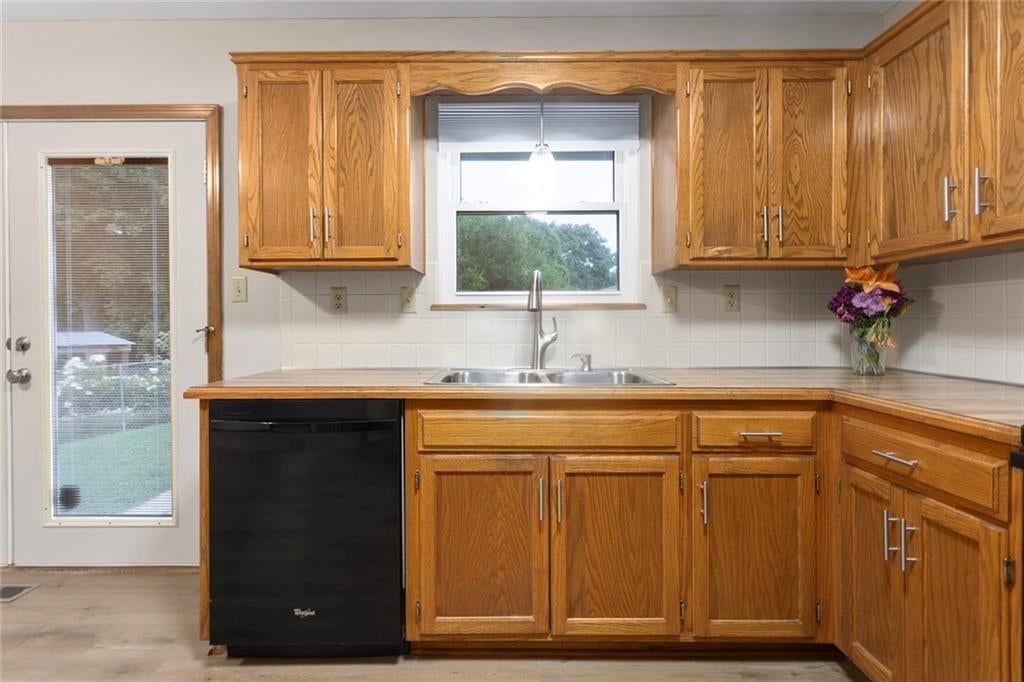 1504 S POLLARD Avenue — photo 9