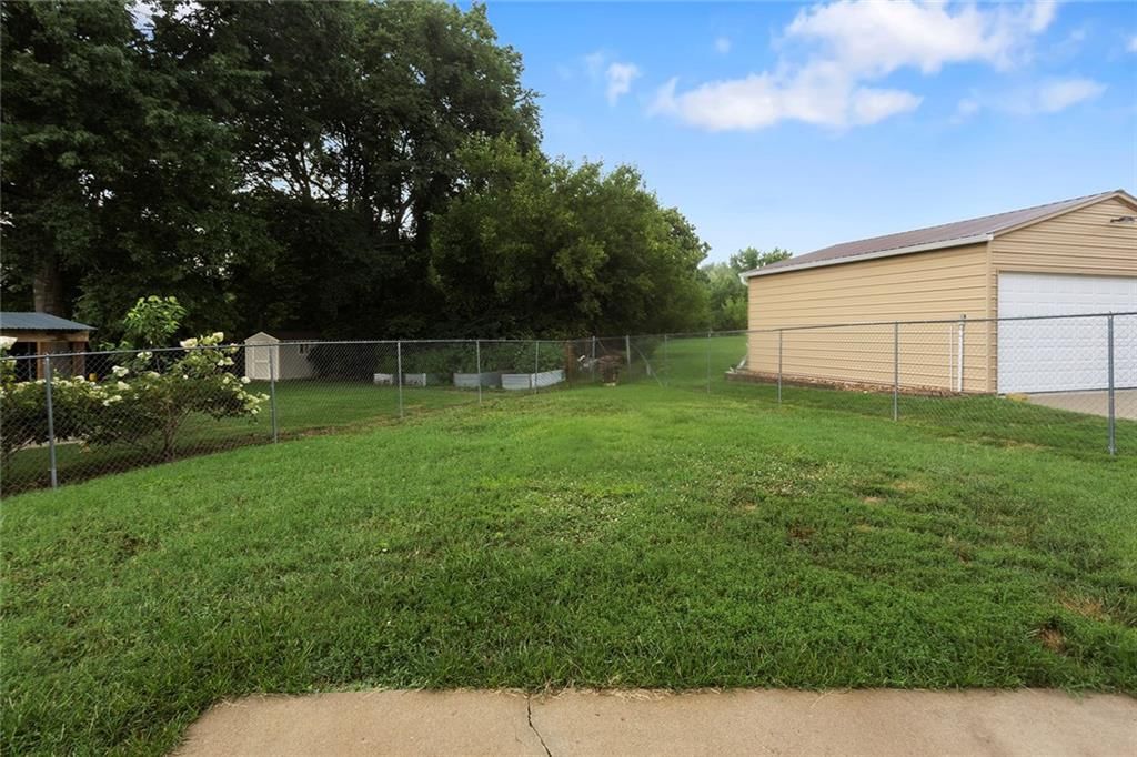 1504 S POLLARD Avenue — photo 25