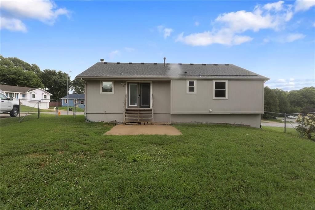 1504 S POLLARD Avenue — photo 26