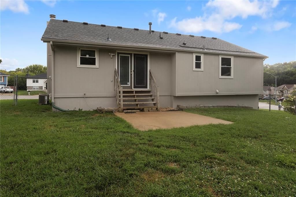 1504 S POLLARD Avenue — photo 27