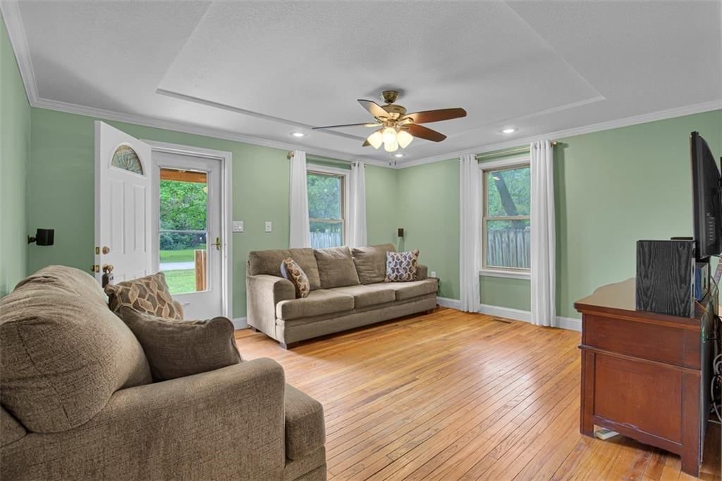 405 Hardwicke Avenue — photo 8