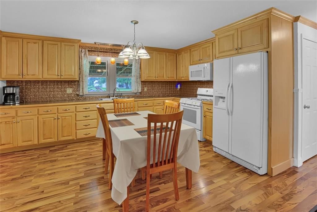 405 Hardwicke Avenue — photo 9