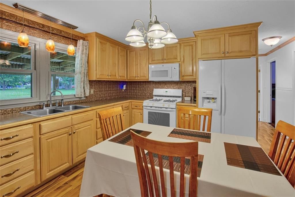 405 Hardwicke Avenue — photo 10