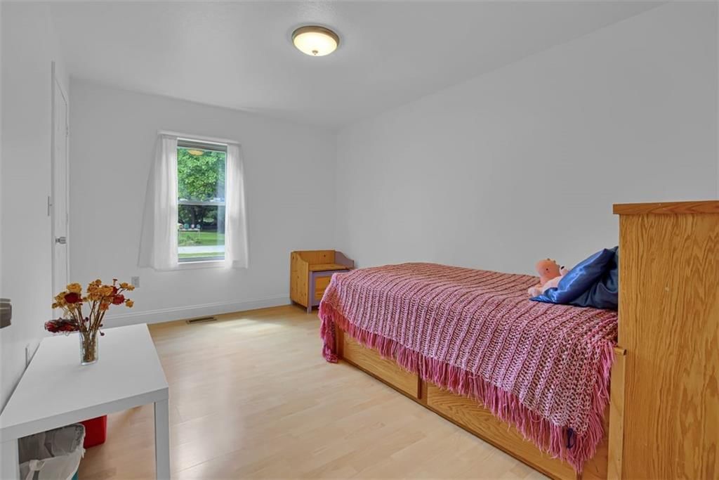 405 Hardwicke Avenue — photo 16