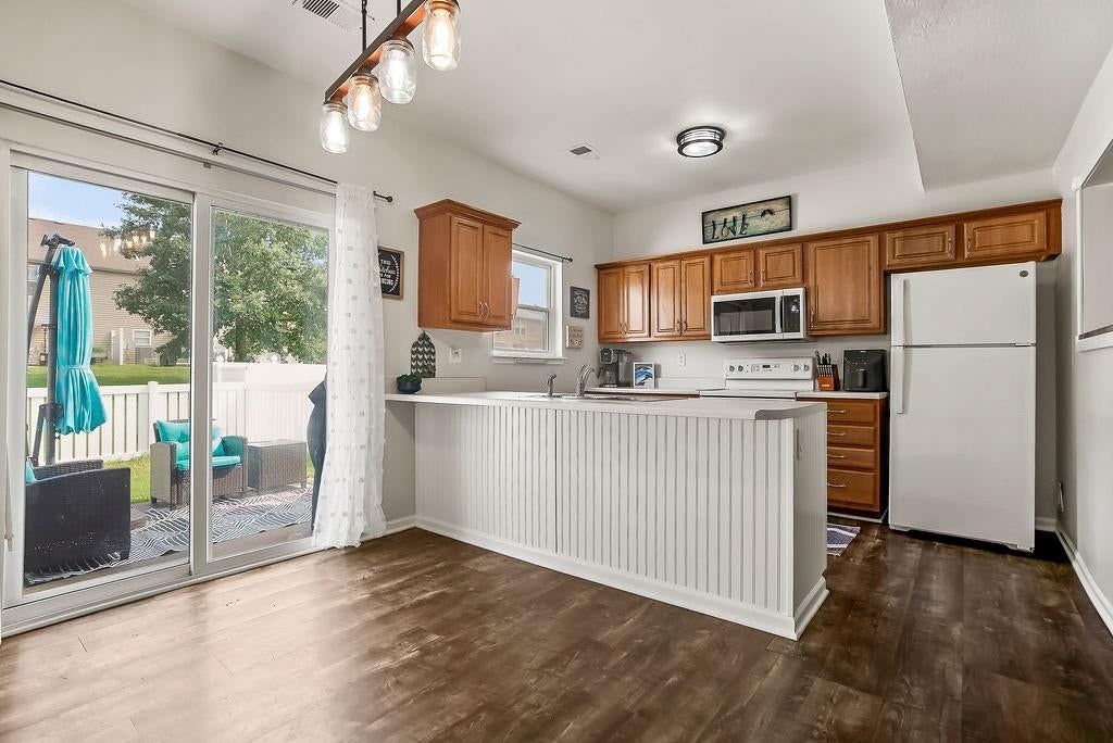 238 N 5th Terrace — photo 8