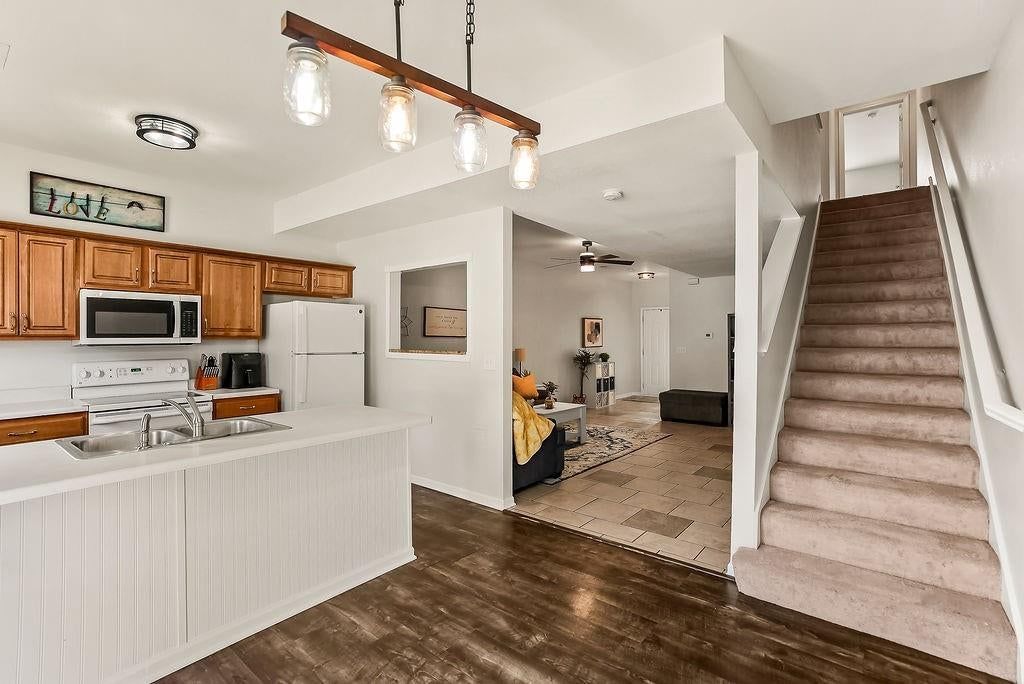 238 N 5th Terrace — photo 10