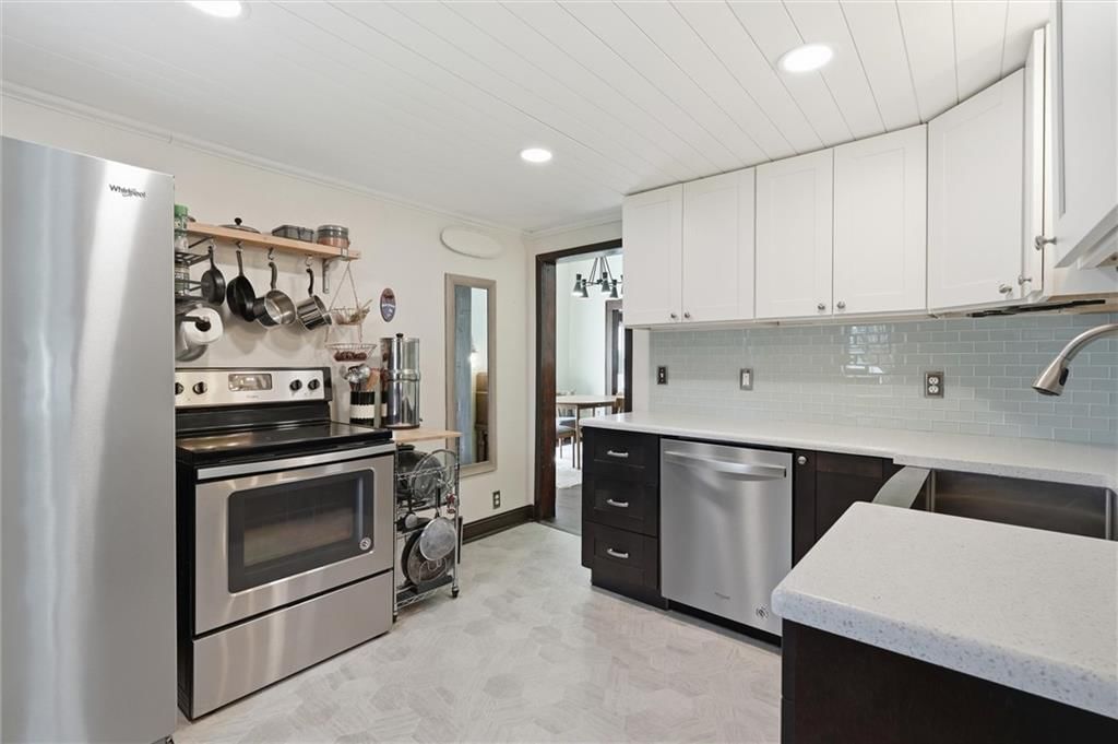 245 Illinois Street — photo 14