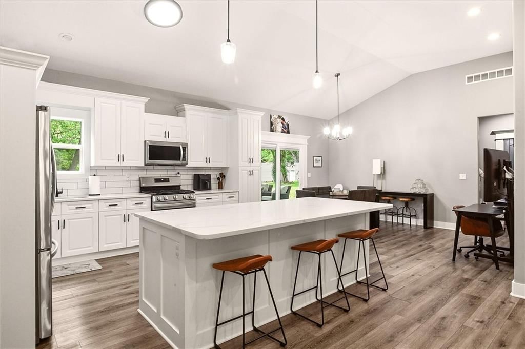 5005 WELBORN Lane — photo 8