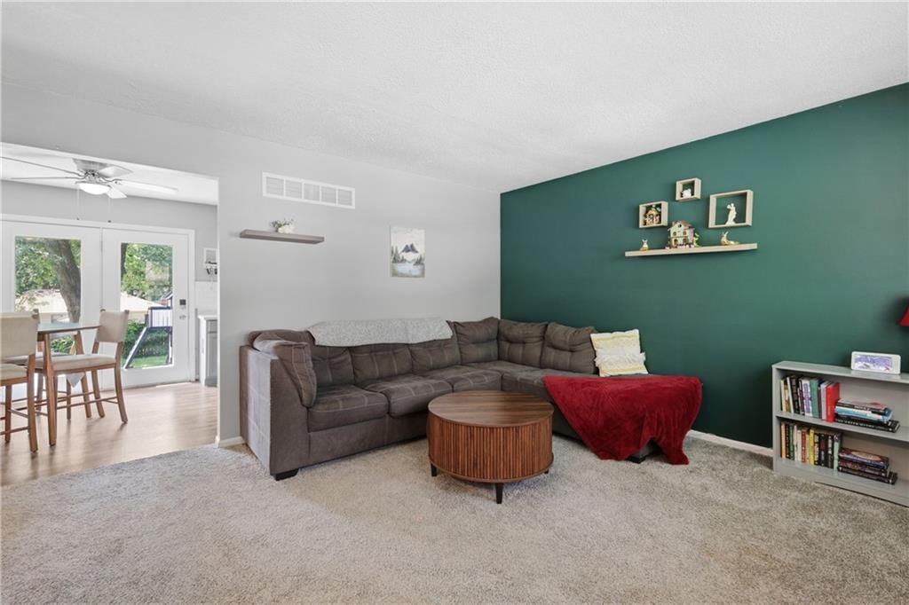 104 SW Gladstone Drive — photo 4