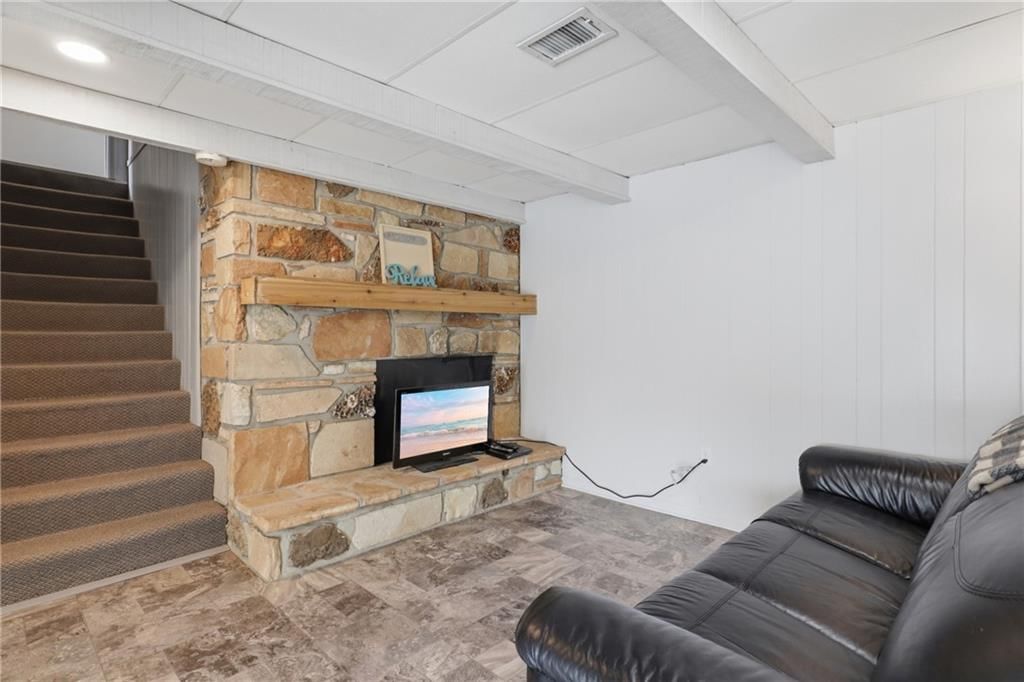 380 Fischer Point Drive — photo 16