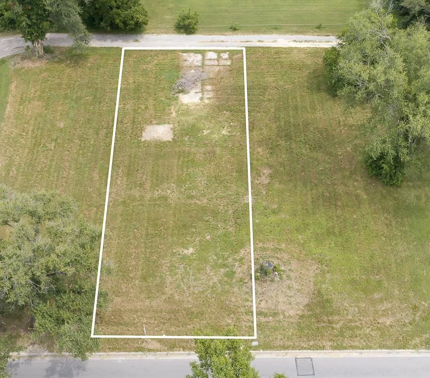 Lot 2 10th Avenue — photo 1