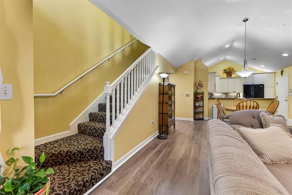 23416 W 71st Terrace — photo 3