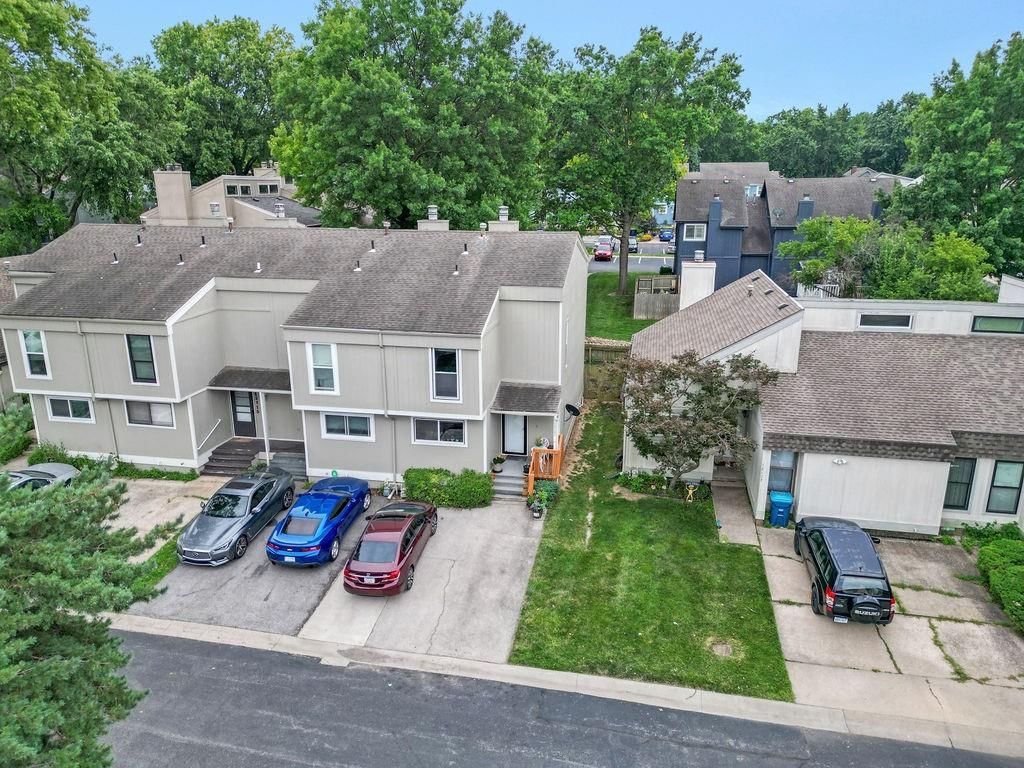 12123 W 66th Street — photo 1