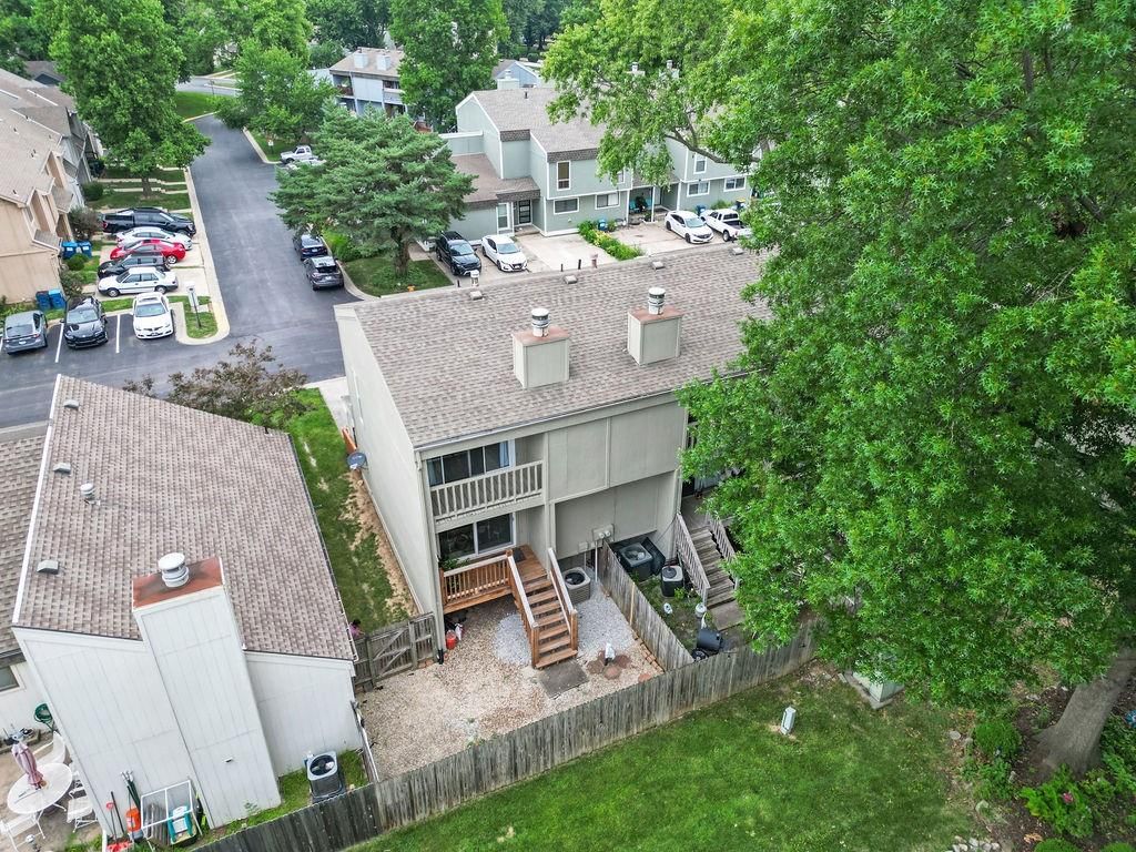 12123 W 66th Street — photo 2