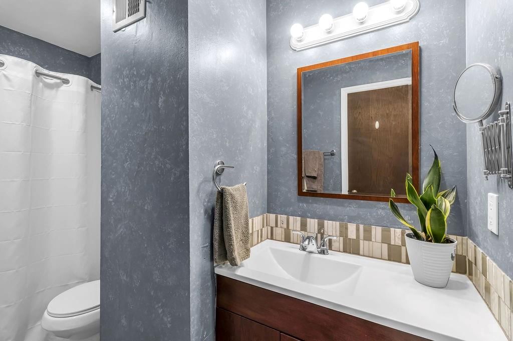 12123 W 66th Street — photo 9