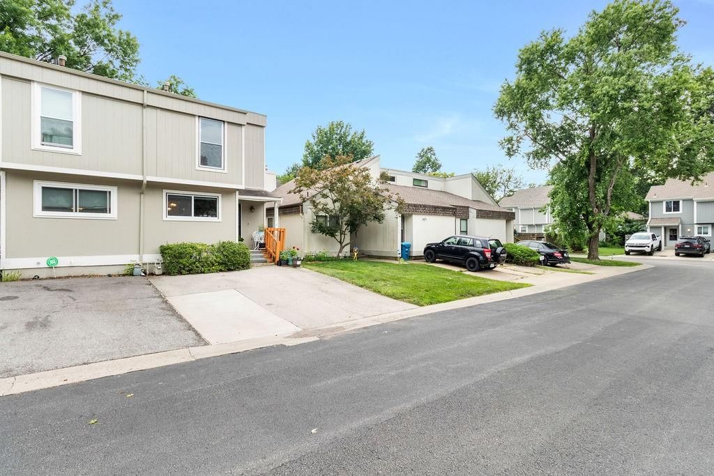 12123 W 66th Street — photo 22
