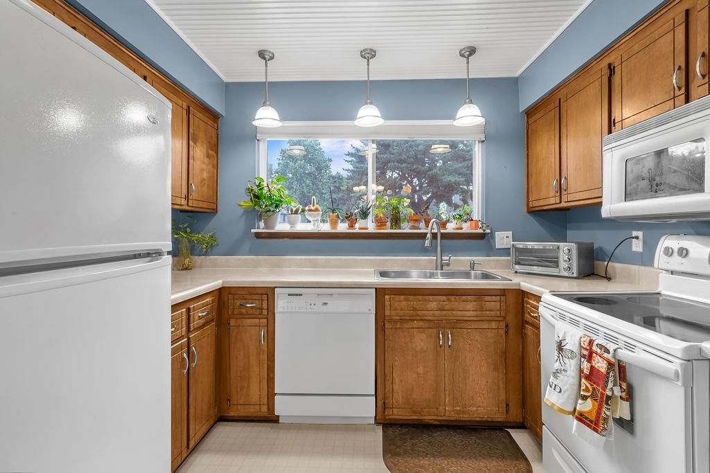 12123 W 66th Street — photo 27