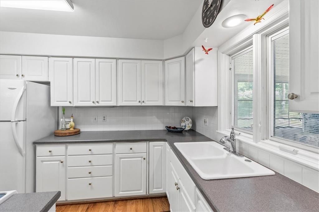 8611 Belleview Avenue — photo 15