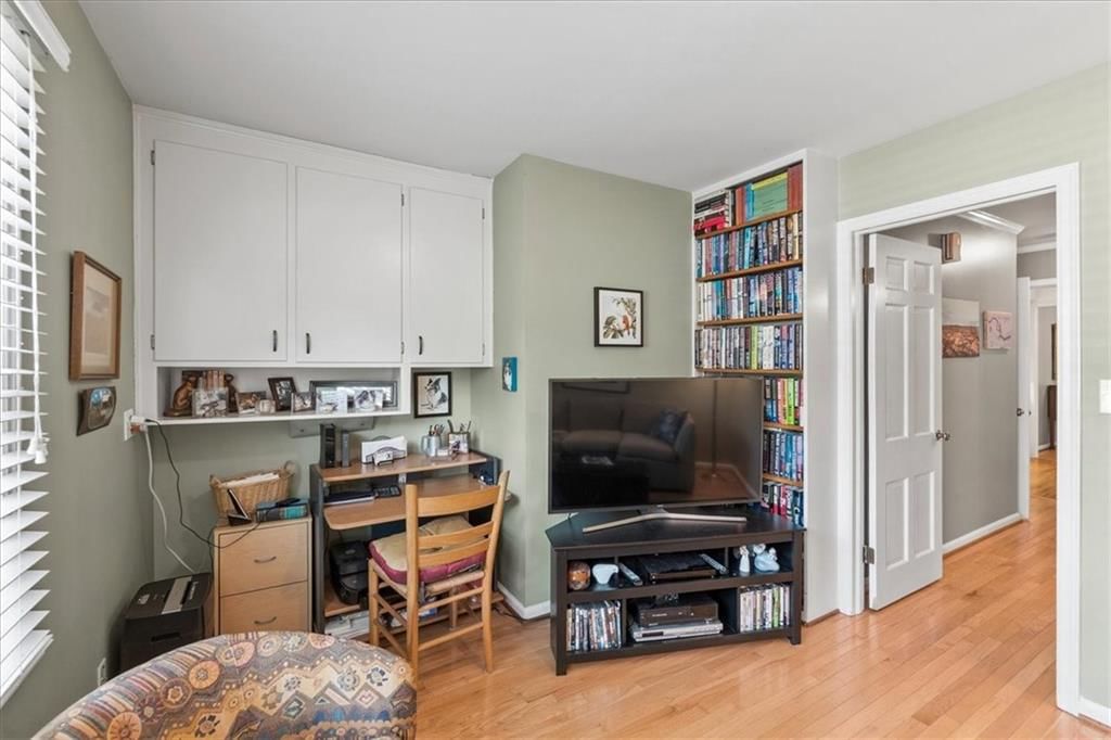 8611 Belleview Avenue — photo 24
