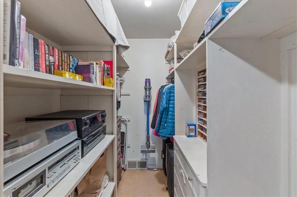 8611 Belleview Avenue — photo 30