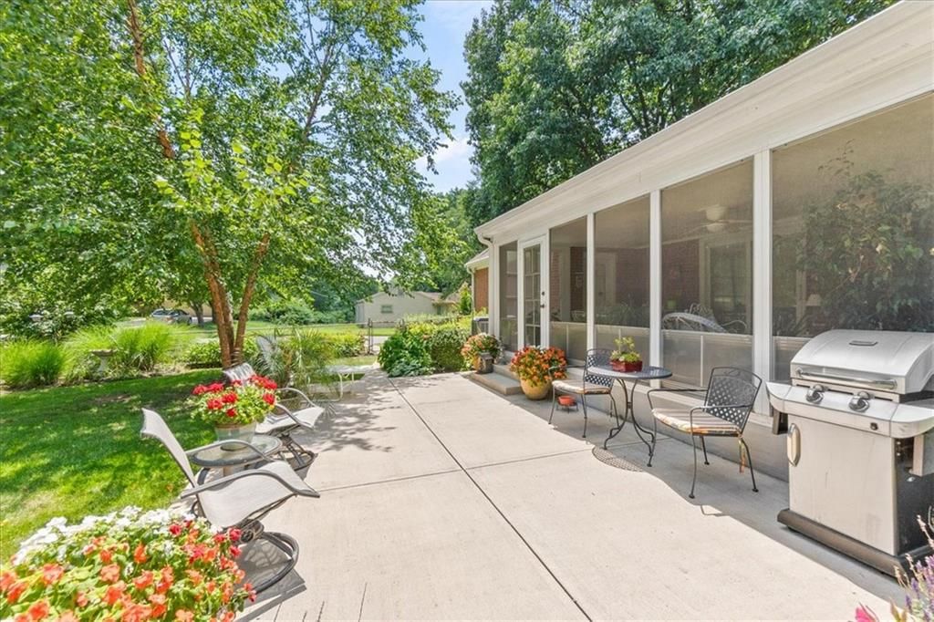 8611 Belleview Avenue — photo 39