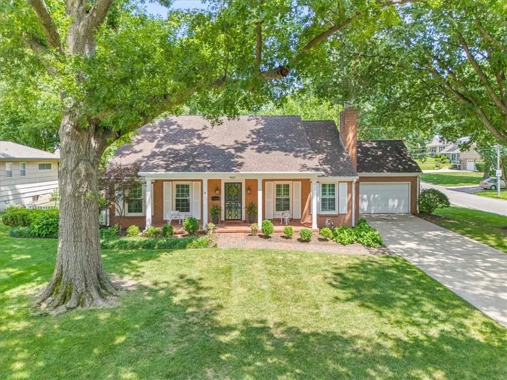 8611 Belleview Avenue — photo 42
