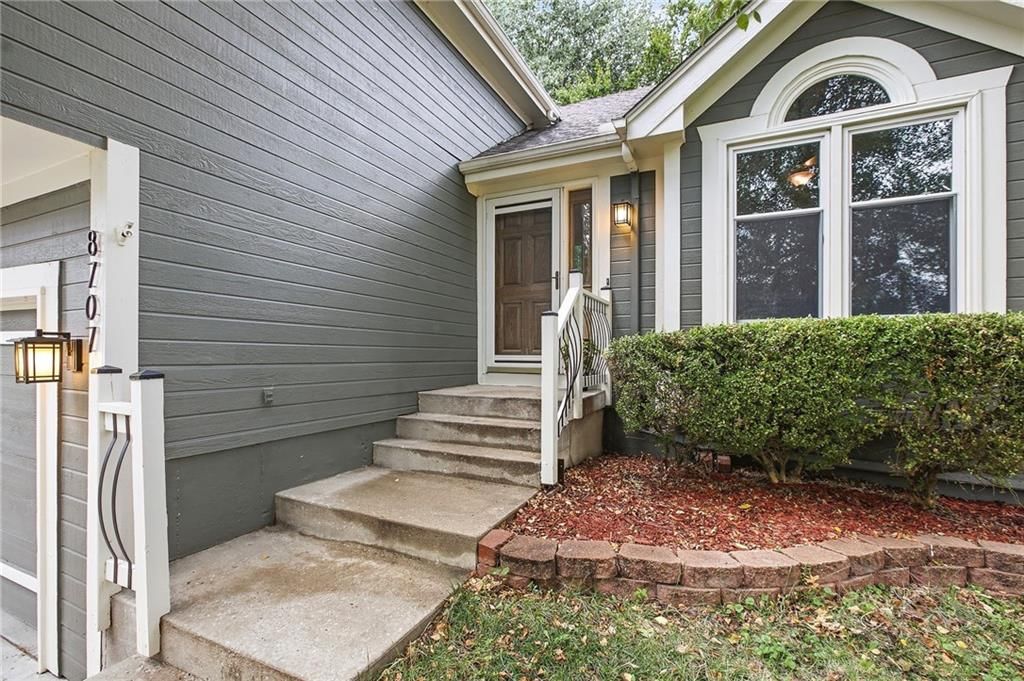 8707 N Mcdonald Avenue — photo 8