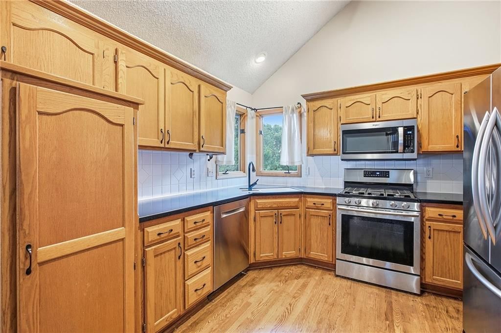 8707 N Mcdonald Avenue — photo 11