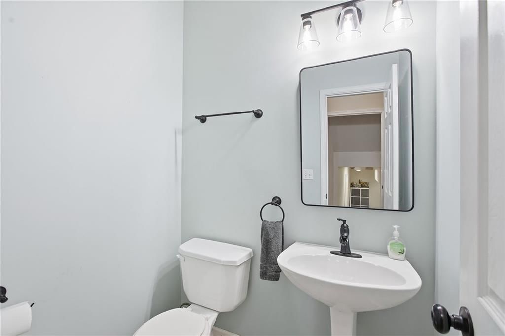 8707 N Mcdonald Avenue — photo 24