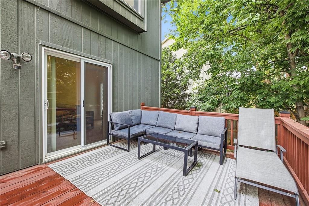 8707 N Mcdonald Avenue — photo 28