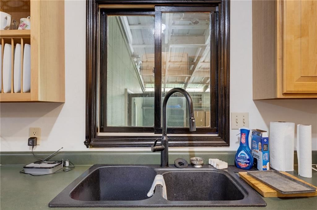 206 Ridgeway Street — photo 8