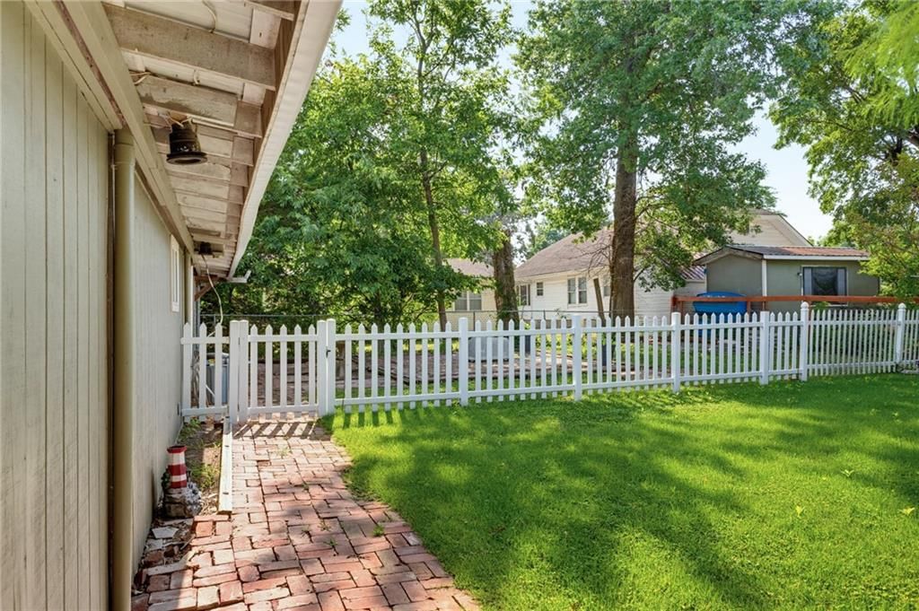 206 Ridgeway Street — photo 37
