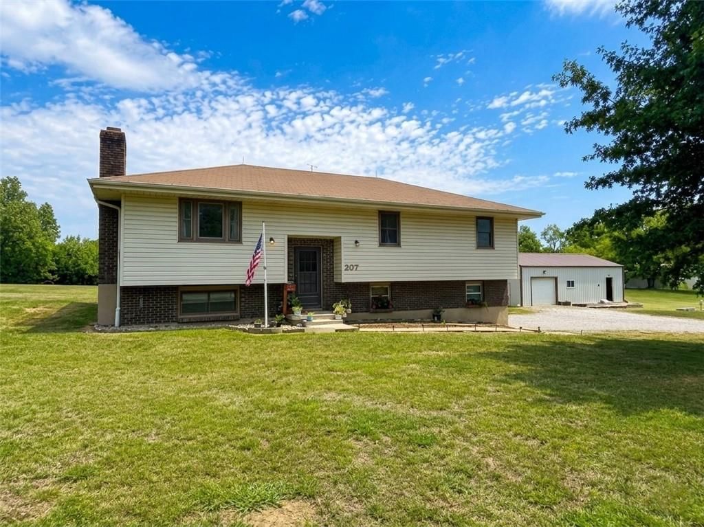 207 Evergreen Street — photo 1